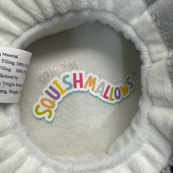 NWT Squishmallows Gray Shark Plush Slippers Size 9-10 Toddler - Picture 4 of 6